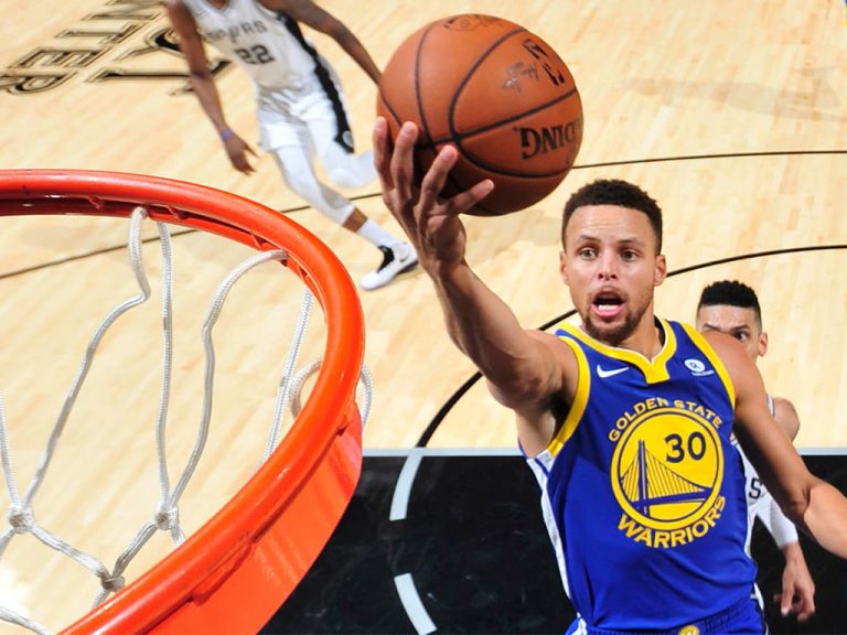 Stephen Curry clinch second NBA scoring title clocking 32.0 points per