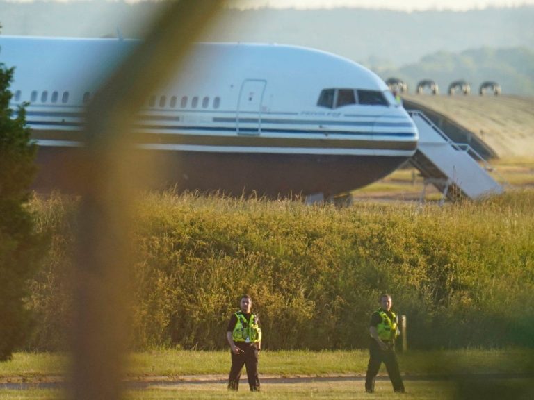 11th hour intevention stalls UK's asylum flight
