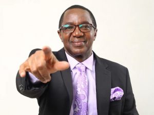 Agano party candidate attends one-man debate